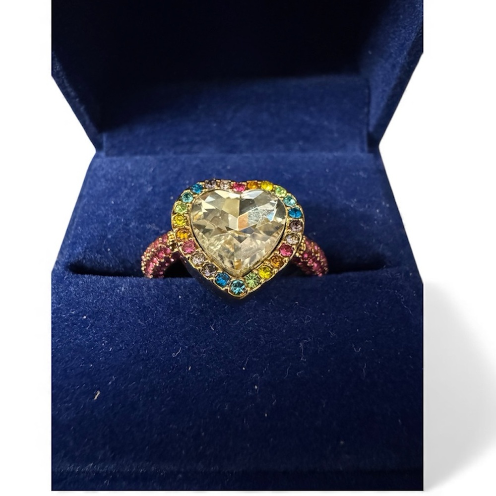 Kurt Geiger RAINBOW Heart Pave Cocktail Ring - Picture 5 of 7